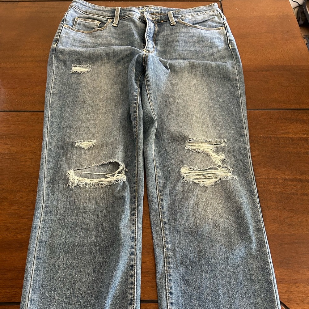 Universal Thread Light Blue Distressed Straight Leg Jeans
